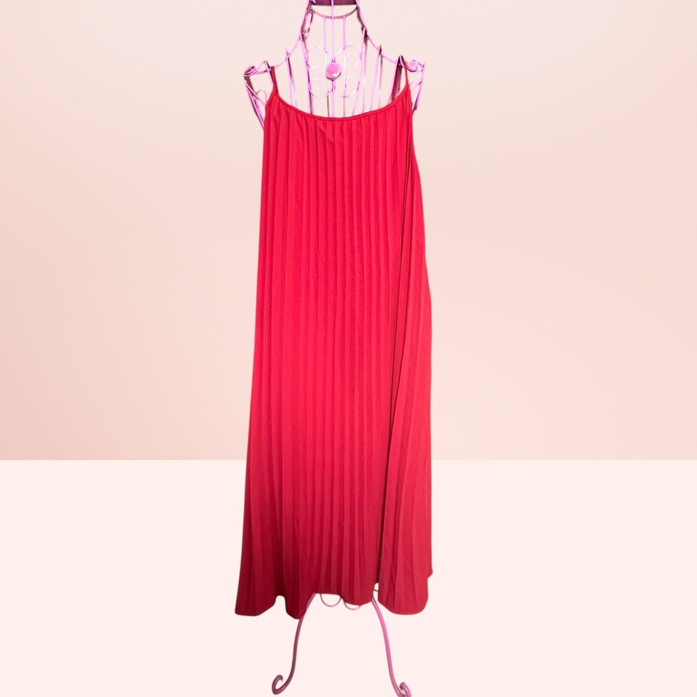 H&M Pleated Sleeveless Party Midi Dress Red Accordion Flowy Chic Size S Romantic